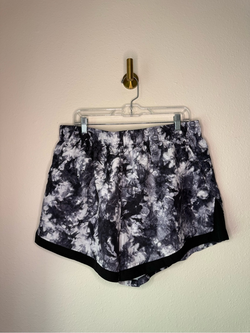 Athletic Works Black White Marble Running Shorts Women’s size XXL